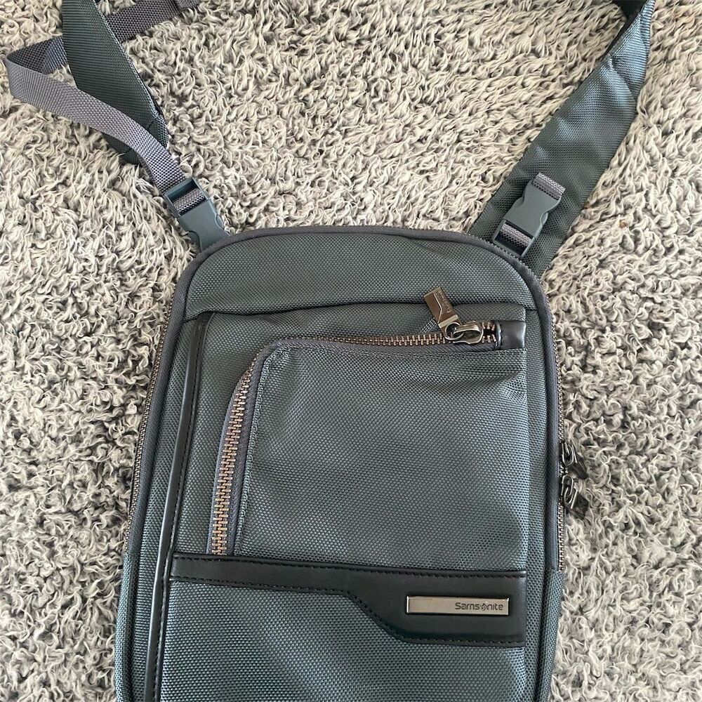 Samsonite Gray Convertible Slingpack Crossbody Bag Travel Everyday Use